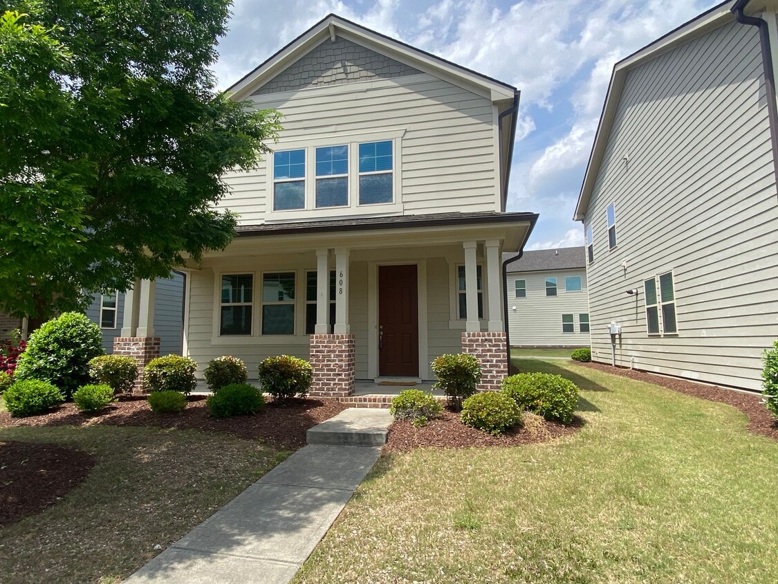 Primary Photo - AVAILABLE NOW!-BUNGALOW STYLE HOME -JUST B...