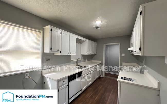 Building Photo - 4969 Biscoe Ave