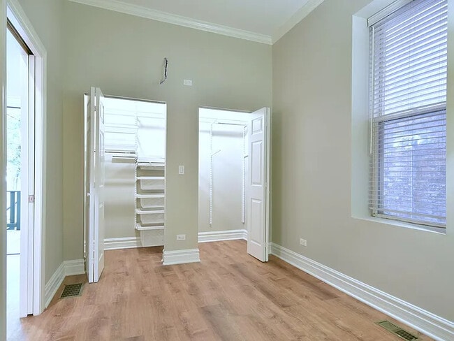 Building Photo - 1316 N Artesian Ave