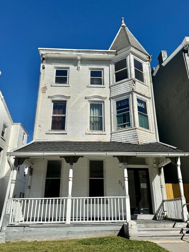 Building Photo - 317 N 6th St