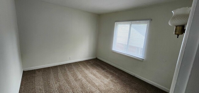 Foto del edificio - 2706 Oxford Ave