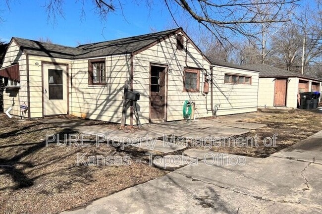 Building Photo - 1816 SW Moundview Dr
