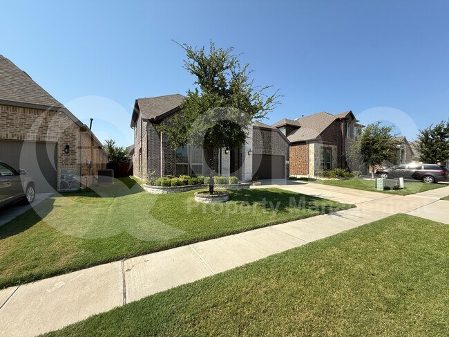 Foto del edificio - 11001 Brownwood Pl