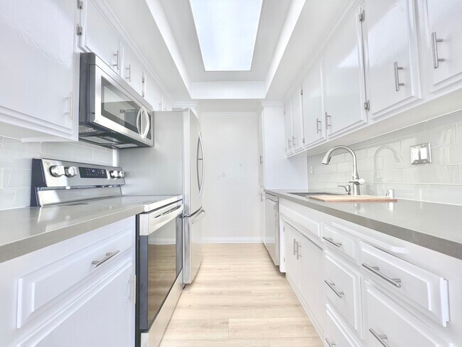 Building Photo - 1148 9th St