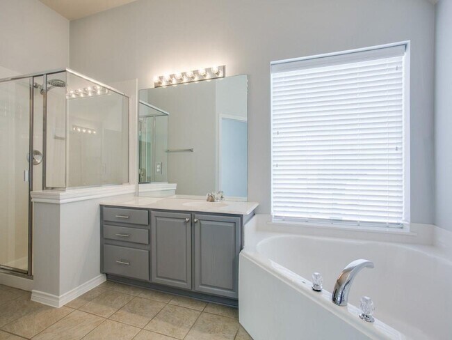 Foto del edificio - 11208 Newgate Dr