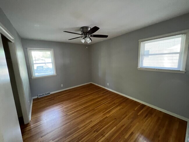 Building Photo - 408 23rd Ave S