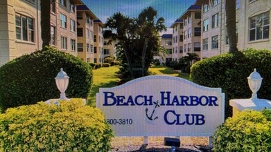 Building Photo - 3802 Gulf of Mexico Dr