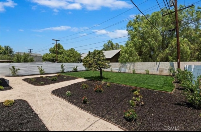 Foto del edificio - 4775 Beverly Ct