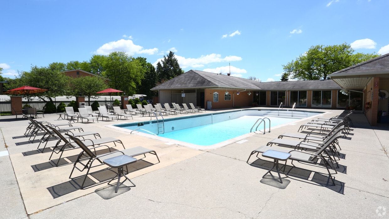 Harbour Club Apartments Belleville, MI