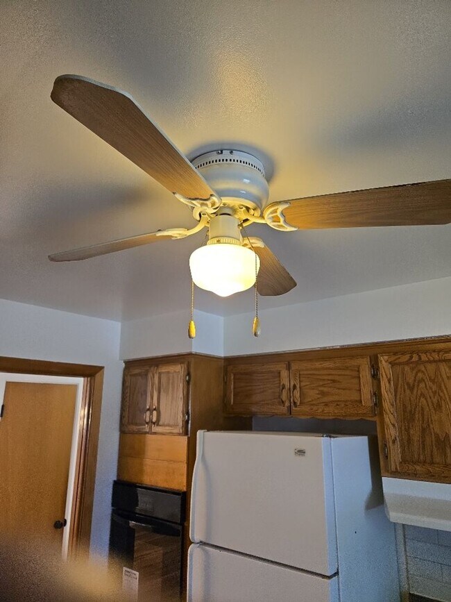 Foto del edificio - 19000 Lakeshore Blvd