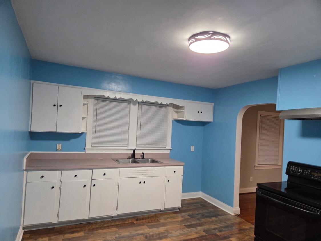 Photo - 4879 Charlotte Dr (Louisville, KY)