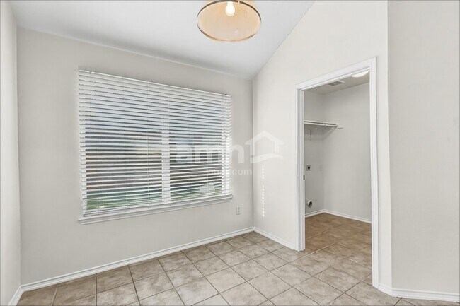 Foto del edificio - 14056 Wrangler Way