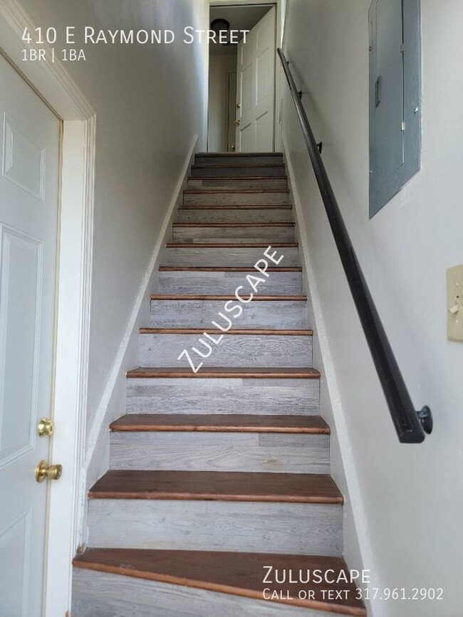 Building Photo - 410 E. Raymond / 1 bedroom 1 bathroom Apar...