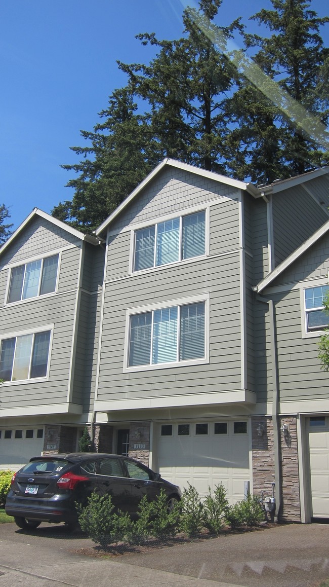 Building Photo - Liberty Oaks Townhomes