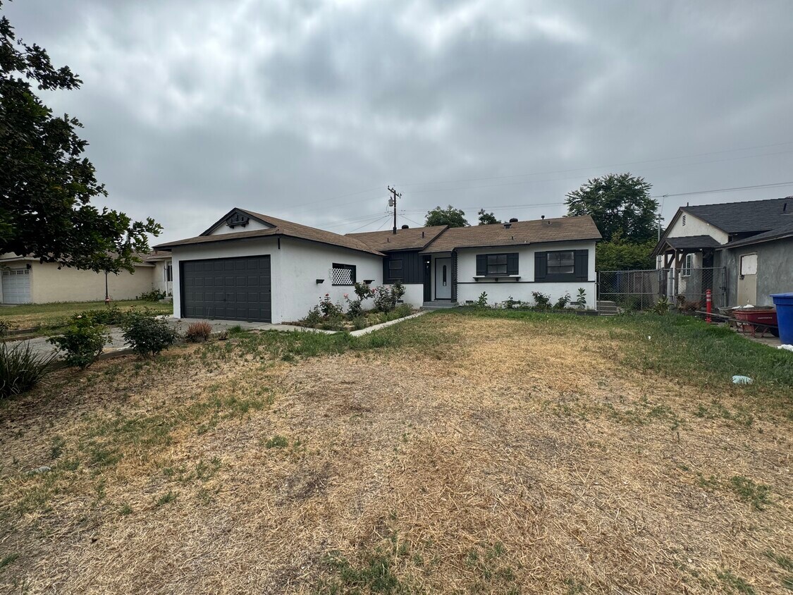 Foto principal - 2520 Kellogg Park Dr