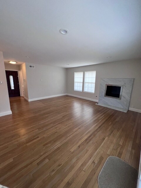 Building Photo - 610 Downing Dr
