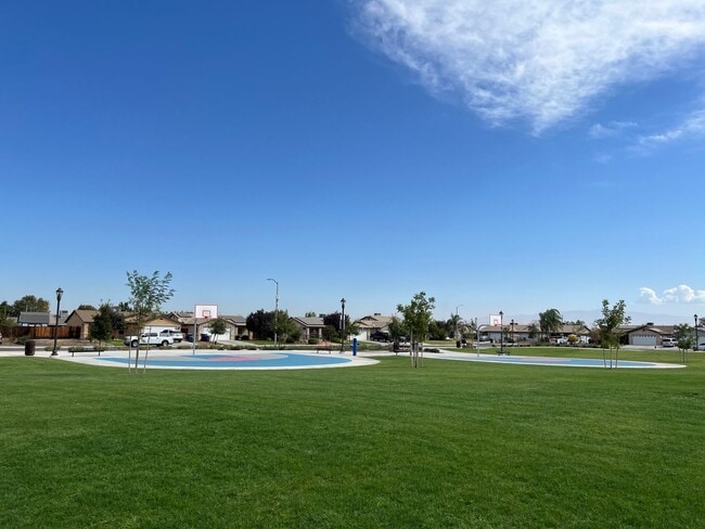 Building Photo - 4BD/2BA Home - Coming soon!