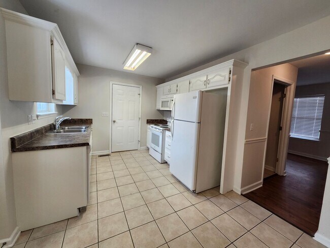 Foto del edificio - Spacious 5 bedroom 2 and a half bath home in Ringgold, GA