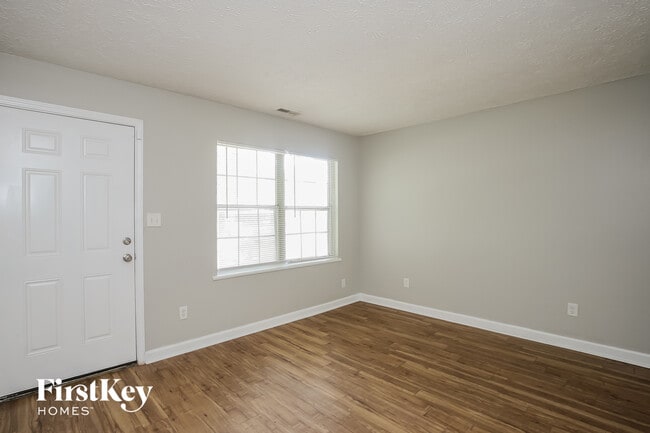 Building Photo - 4509 Phoenix Dr