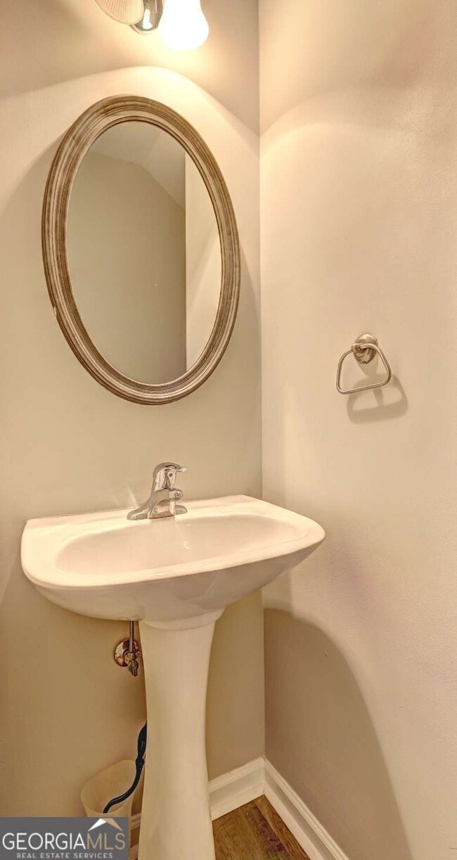 Foto del edificio - 118 Meeting Pl Rd