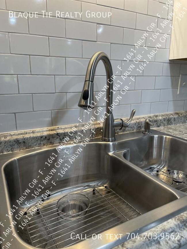 Photo - 1641 Arlyn Cir Townhome