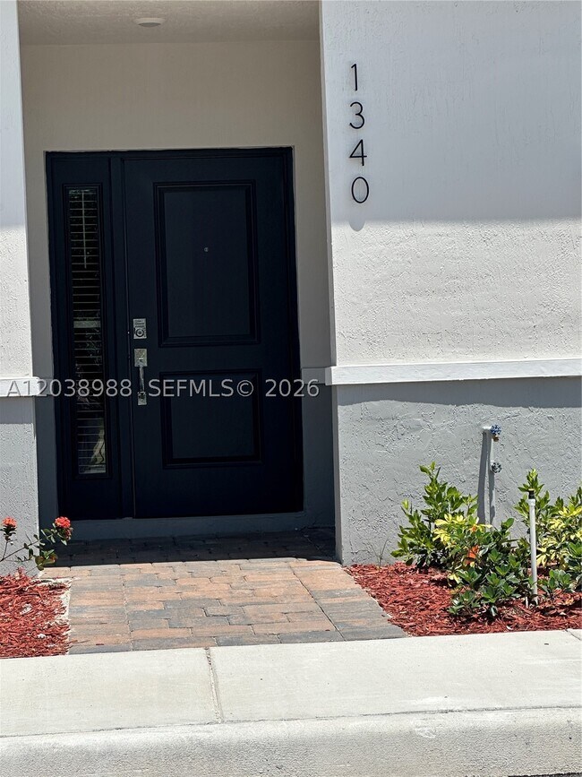 Foto del edificio - 1340 NE 3rd Ave