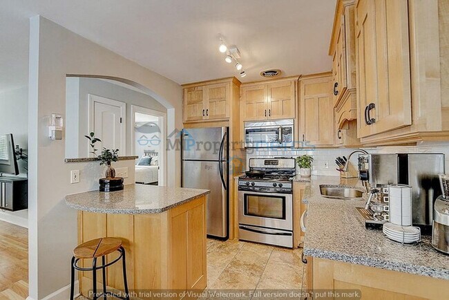 Building Photo - Beautiful Spacious Apartment For Rent, ALL...