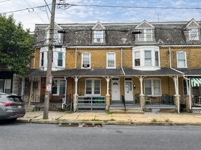 Building Photo - 654.5 Columbia Ave