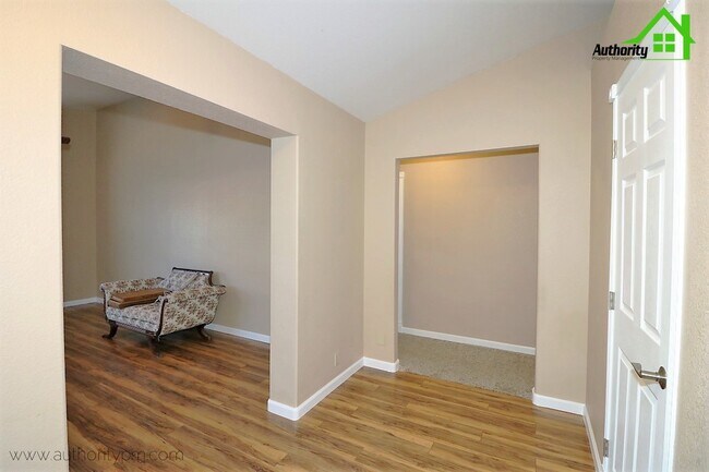 Building Photo - 1708 Gold Hills Dr. - Corner Lot off Gold ...