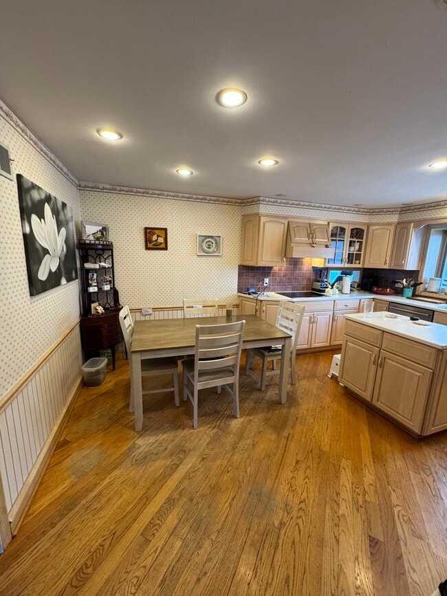 Kitchen - 130 Chews Landing Rd