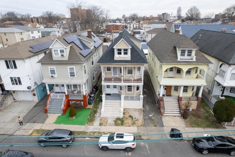 Primary Photo - 39 Grove St