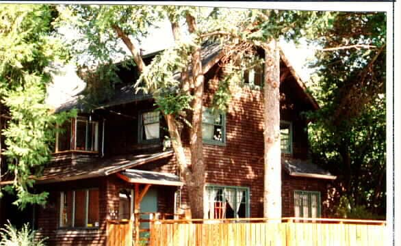 Building Photo - 2728 Benvenue Ave