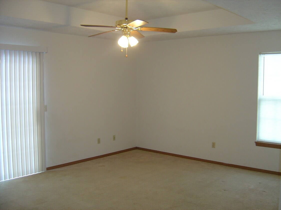 Foto principal - 2151 N Ave B
