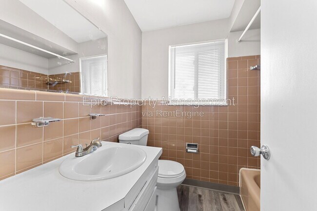 Foto del edificio - 24579 Kelly Rd
