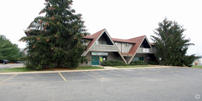 Building Photo - Whitegate Apartments