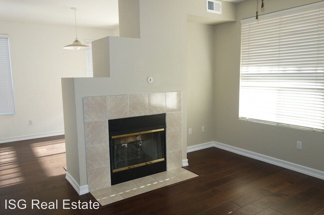 Building Photo - 1385 Serena Cir