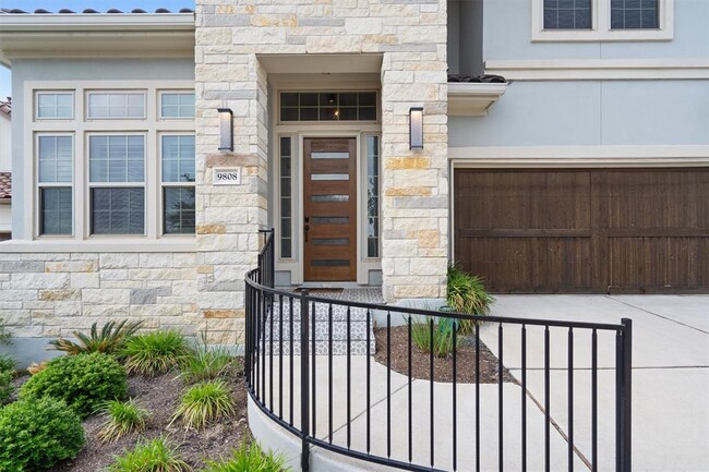 Building Photo - 9808 Bayshore Bend