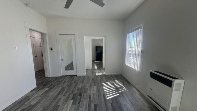 Interior Photo - 405 Soto.