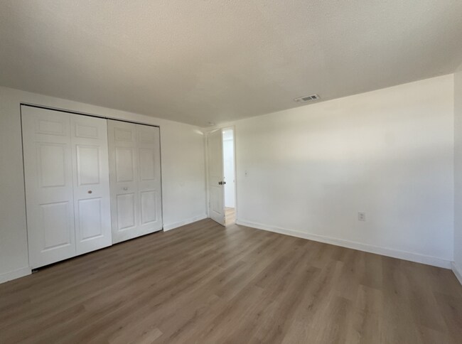 Building Photo - 12909 Kings Manor Ave