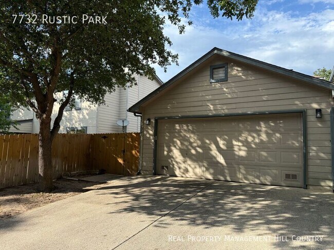 Foto del edificio - 7732 Rustic Park