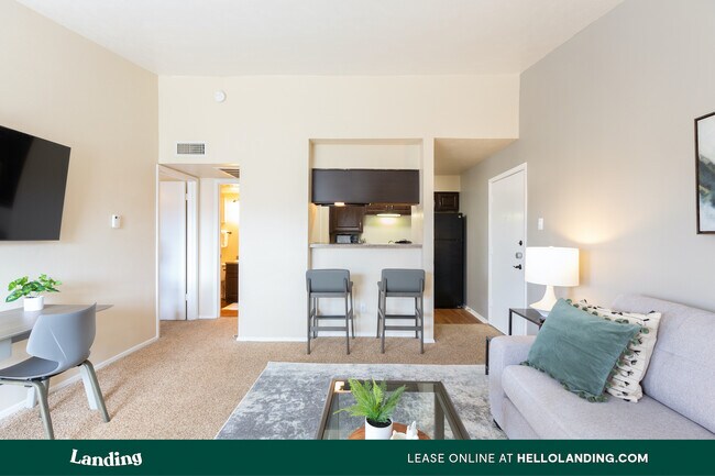 Foto del edificio - 5700 S Hulen St