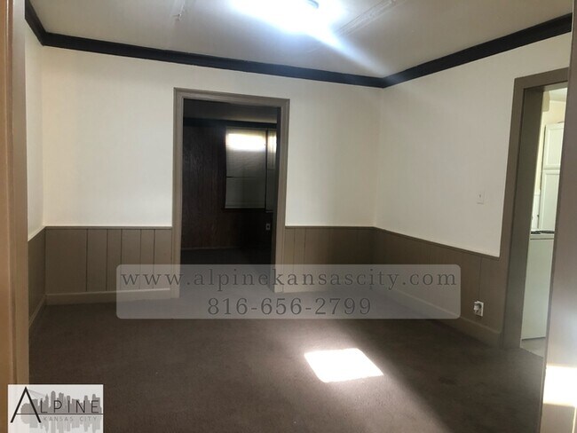 Building Photo - 3-4 Bedroom Midtown Home