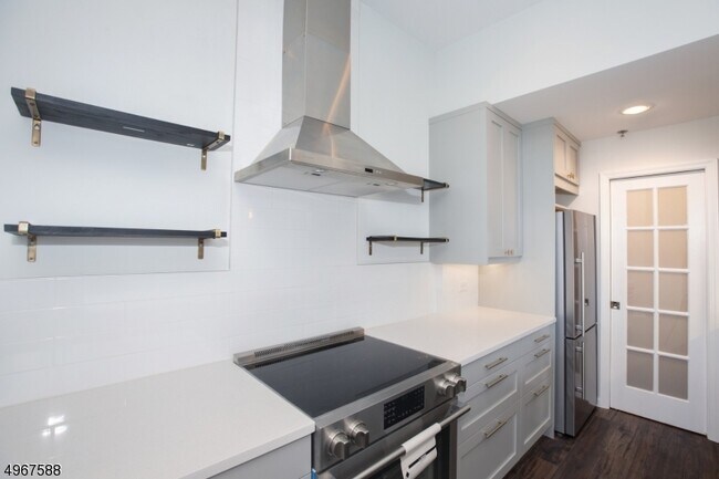 Foto del edificio - 240 Main St