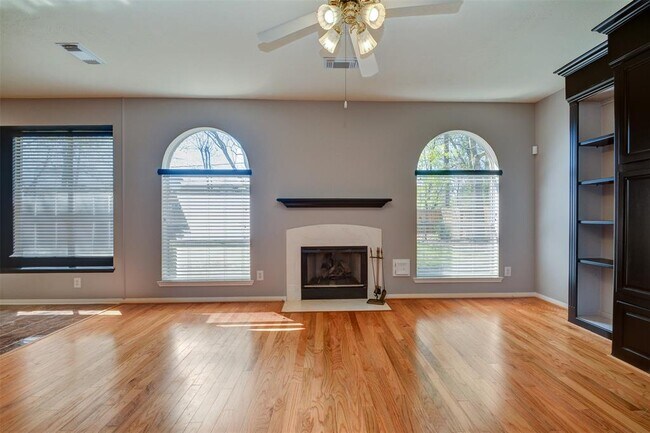 Building Photo - 25915 Drybrook Rd