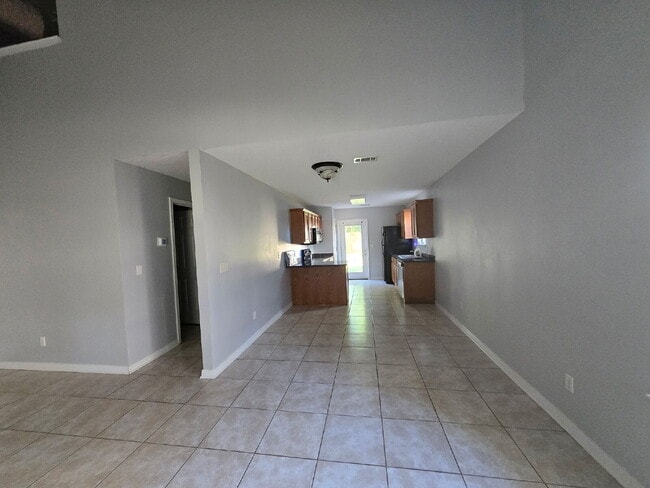 Foto del edificio - 707B Woodlawn Ave