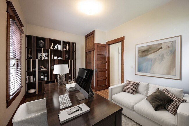 Foto del edificio - 721 Woodruff Pl E Dr