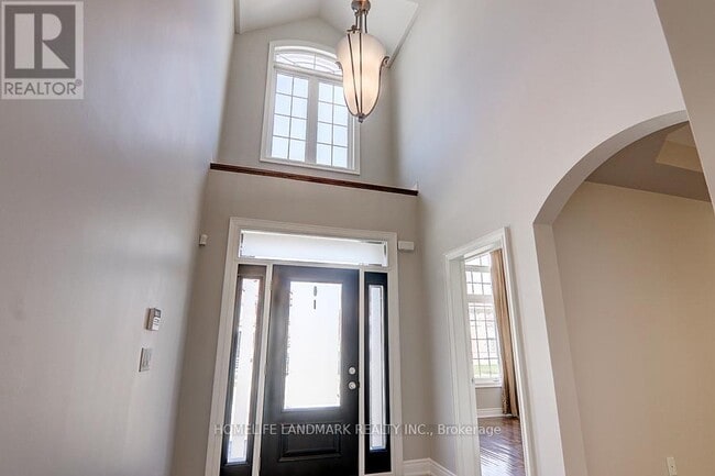 Building Photo - 146 Lady Fenyrose Ave