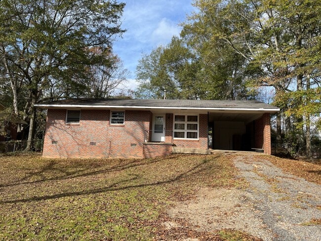 Fenced in Yard! - Fenced in Yard! House