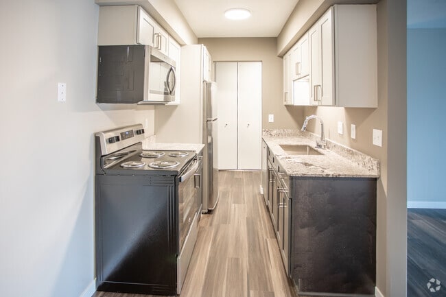 1BR, 1BA - 750SF - Heatherwood Apartments
