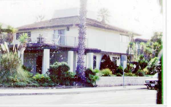Building Photo - 996-998 Sandpiper Ct